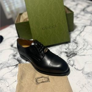 BRAND NEW GUCCI LACE UP SHOE WITH BORGUE, SIZE 10